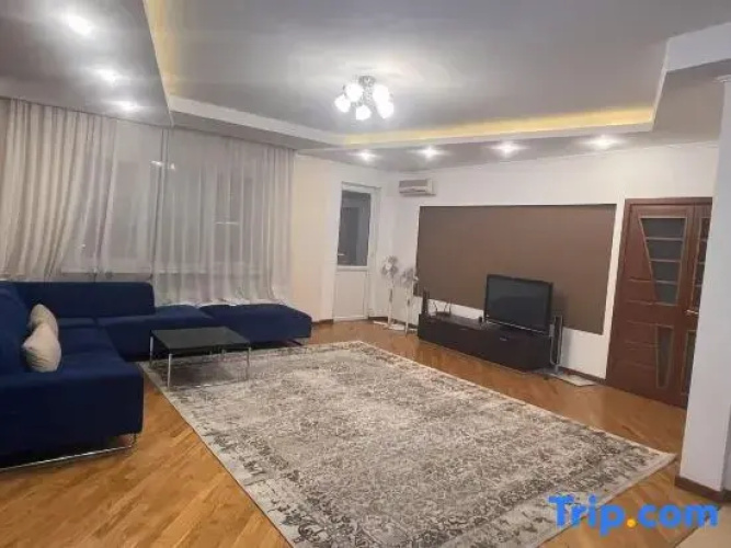 Rujia Apartment