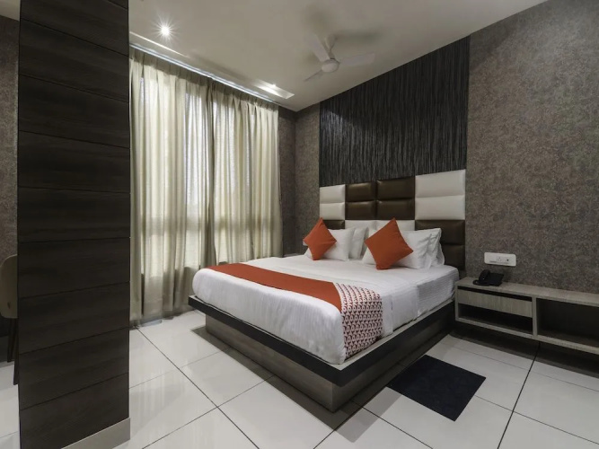 Oyo 17016 Galaxy Inn