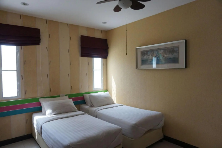 The Seat Hostel