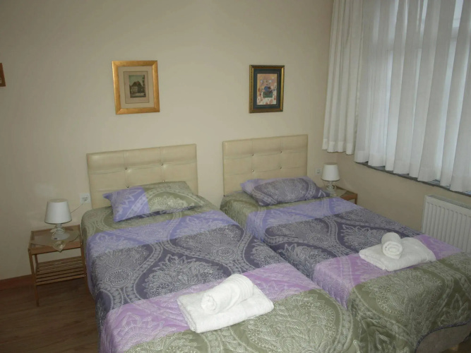 Midillis Art Apartment
