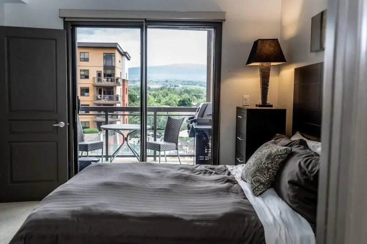 2 Bed 2 Bath Corner Unit Overlooking Pool #501
