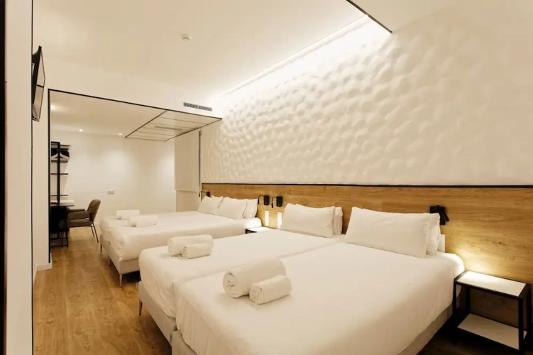 Interior Economy Quadruple room