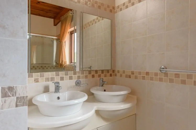 3 Bedrooms Superior Sextuple Villa