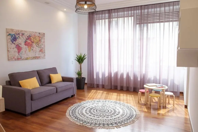 Spacious Modern 3BD Apartment