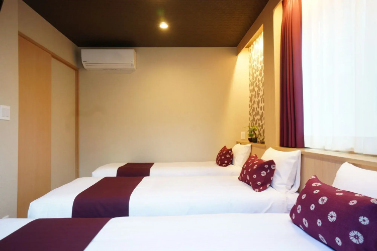 Rona Hotel