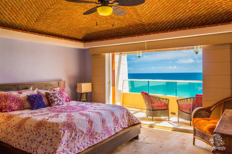 Isla 33 Resort & Villas