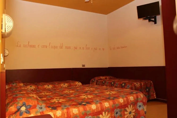 Standard Triple room with sea view