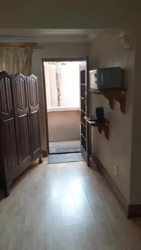 Spacious Double Room in Lovely Guesthouse