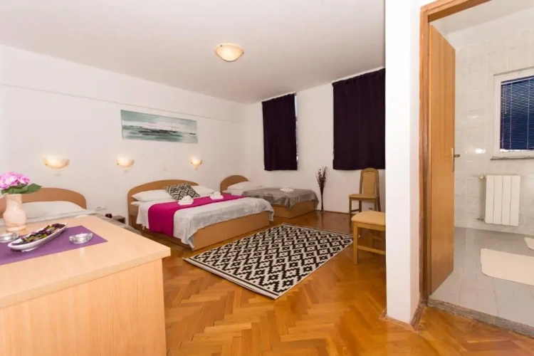 Classic Quadruple room