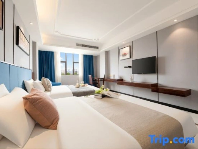 Business Twin Family room