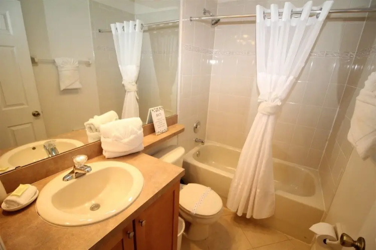 Large 5 bed Pool Home With Excellent Privacy - 440