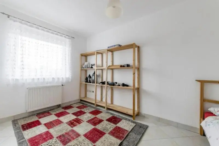 ID 6129 - Private Rooms