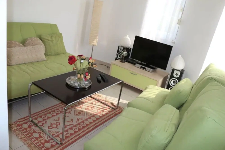 2 Bedrooms Villa