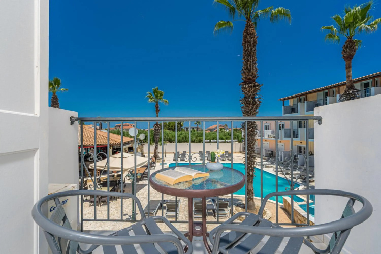 Apple Hotel
