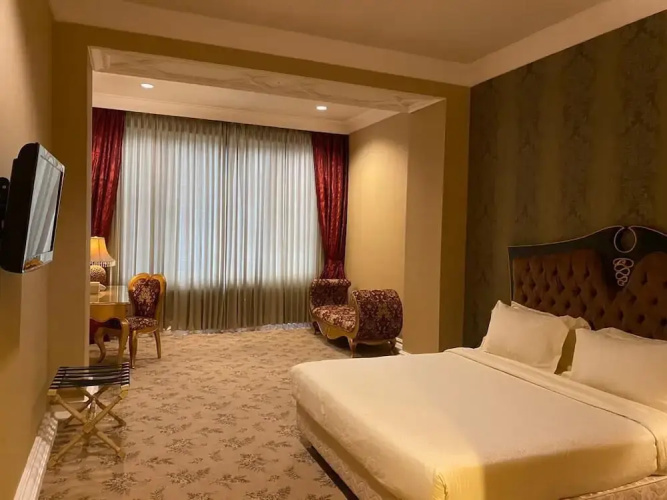 Grand Empire Palace Hotel