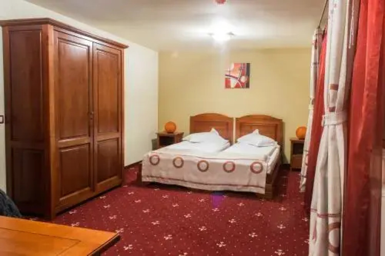 Red Hotel