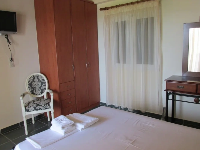 2 Bedrooms Villa