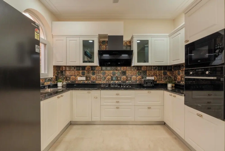 4 Bedrooms Villa