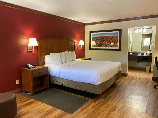 Best Western Plus Greenwell Inn