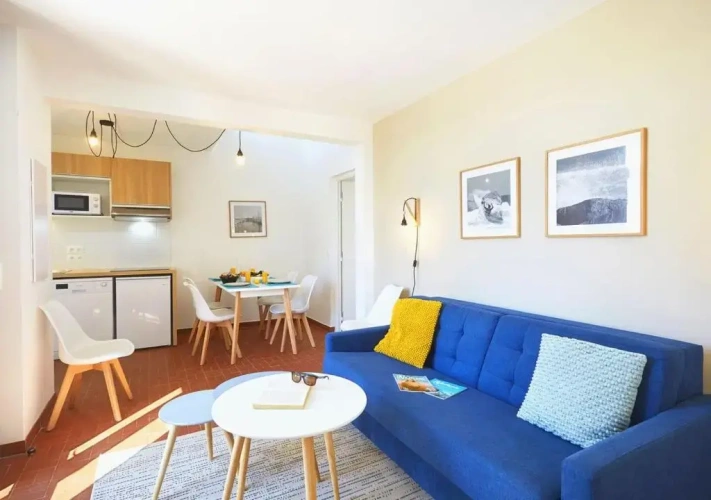 3 Bedrooms Sextuple Apartment