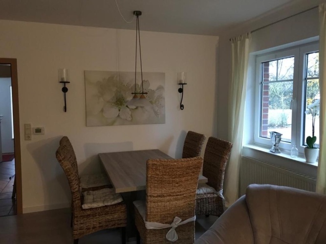 3 Bedrooms Apartment