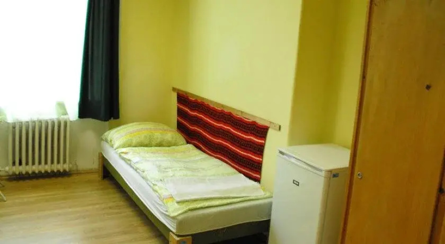Mogyorodi Hostel