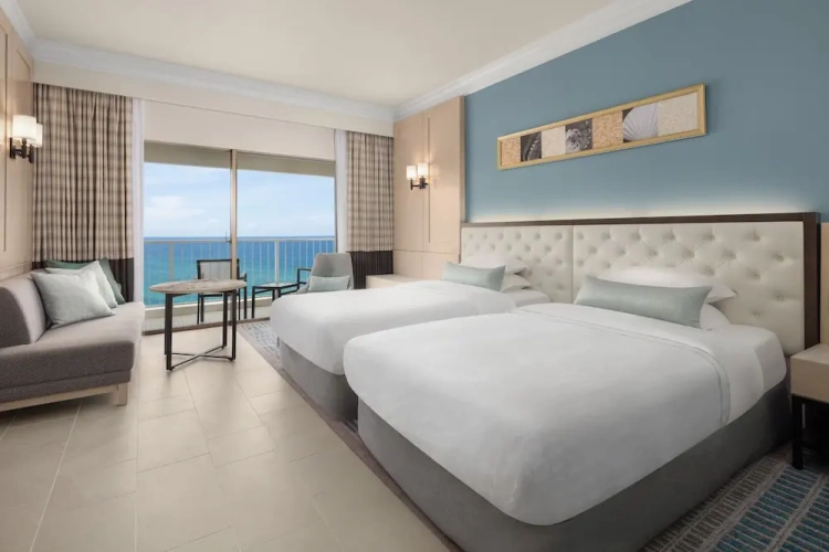 Standard Club room with balcony