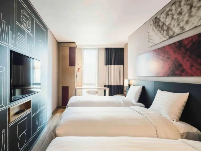 Standard Triple room