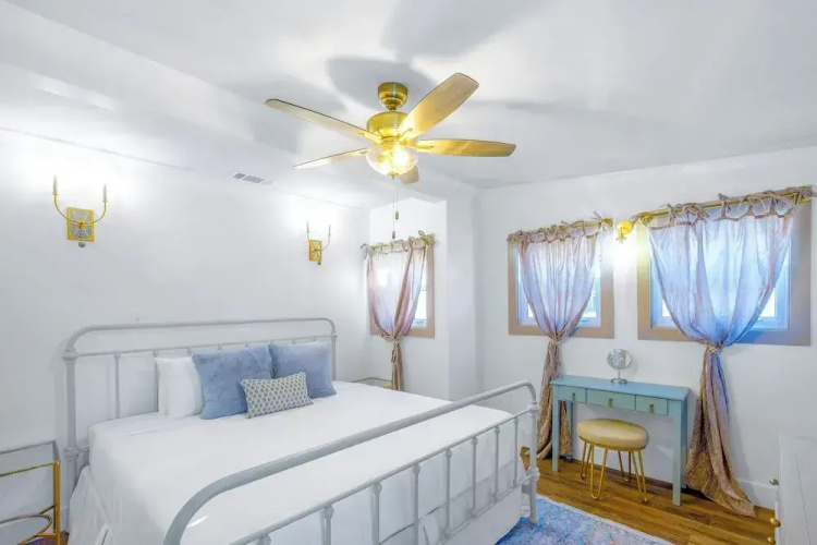 Old Spanish House- C, The Madeleine Suite