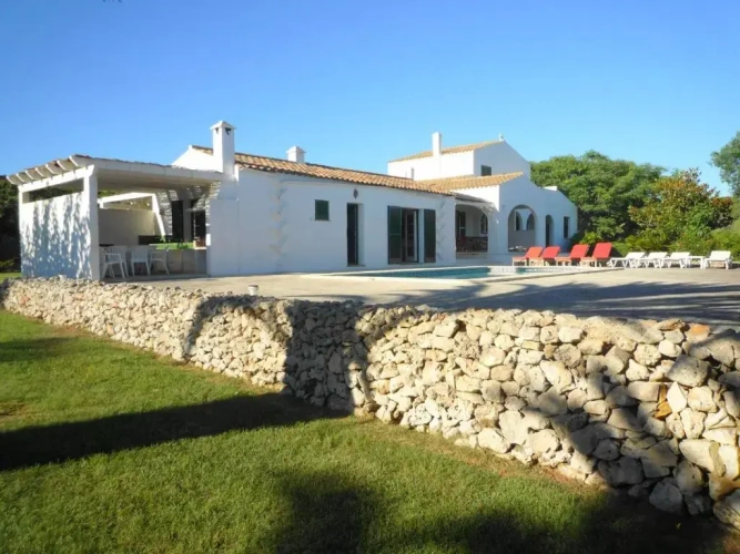 5 Bedrooms Cottage