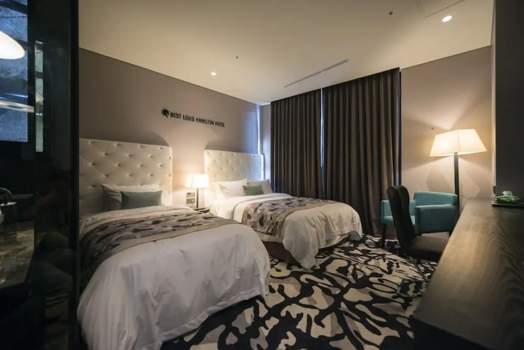 Deluxe Quadruple room
