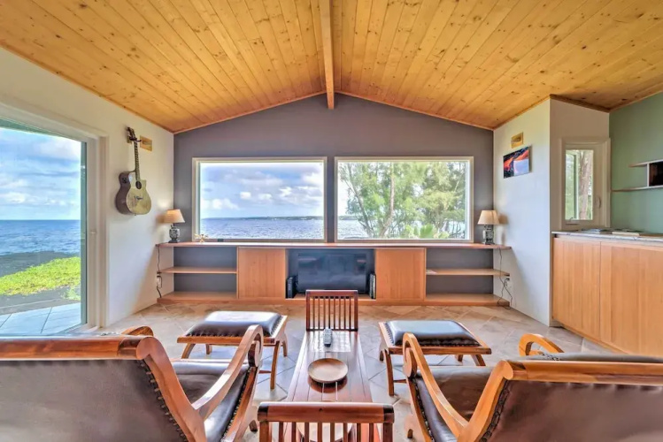 Direct Oceanfront, Big Island Home
