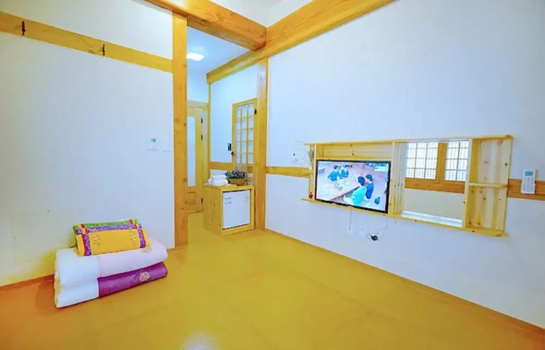Lee Ga Hanok
