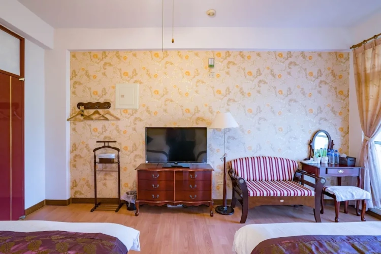 Standard Quadruple room with balcony and with mountain view