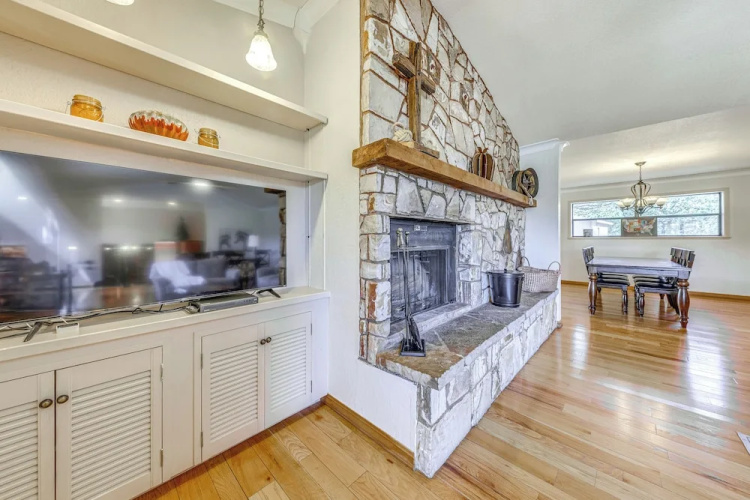 Spacious Ruidoso Home w/ Patio & Mountain Views!