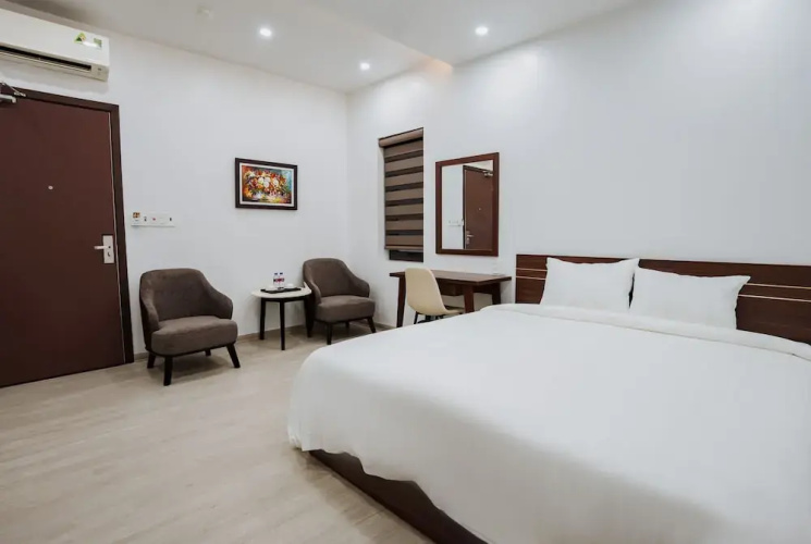 The Eastern Hotel & Apartment