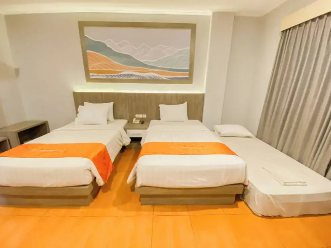 Front One HK Resort Semarang