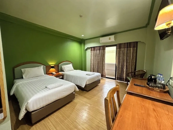 Deluxe Twin room with balcony