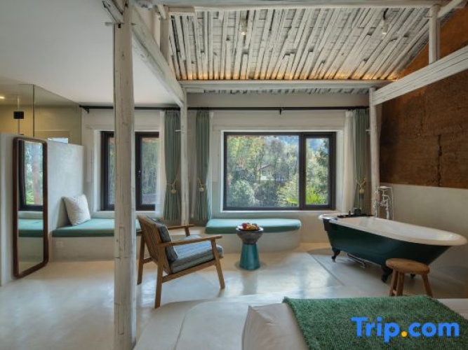 Suite with ocean view