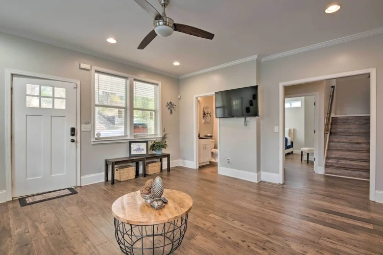 5 Bedrooms Cottage