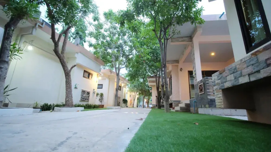 Khumphyazaw Resort