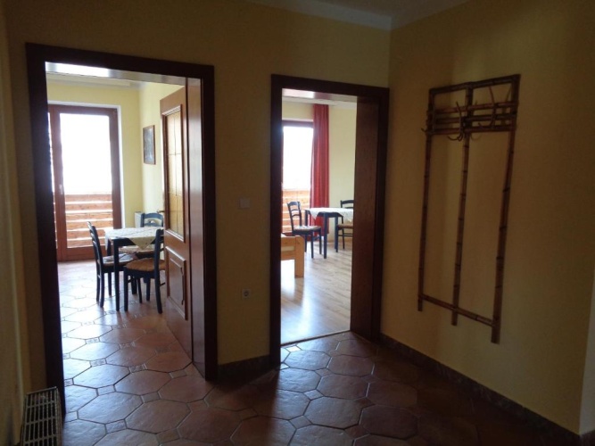 3 Bedrooms Apartment