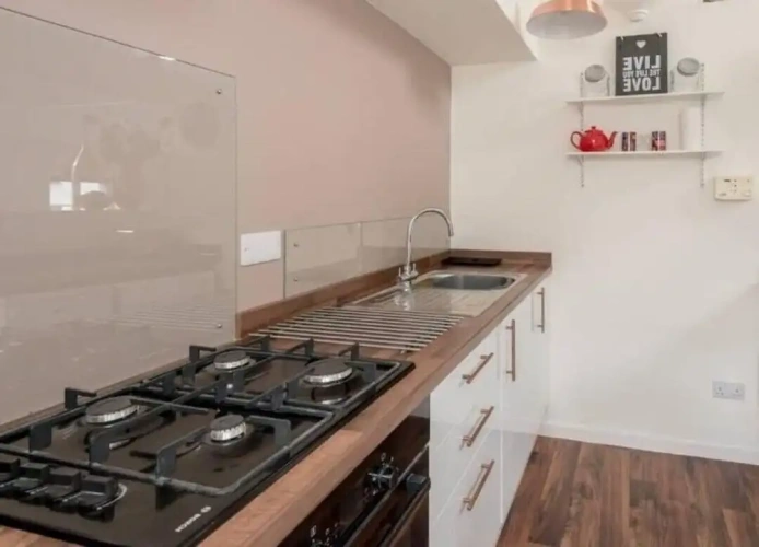 2 Bedrooms Apartment