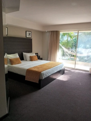 Comfort room with balcony