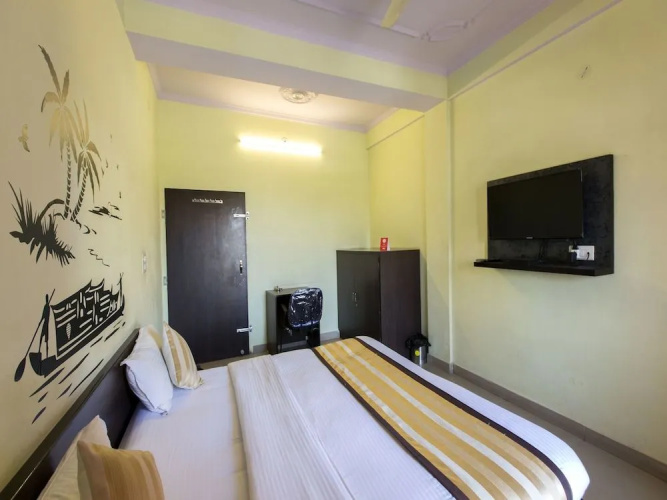 OYO 7794 Hotel Raghukul