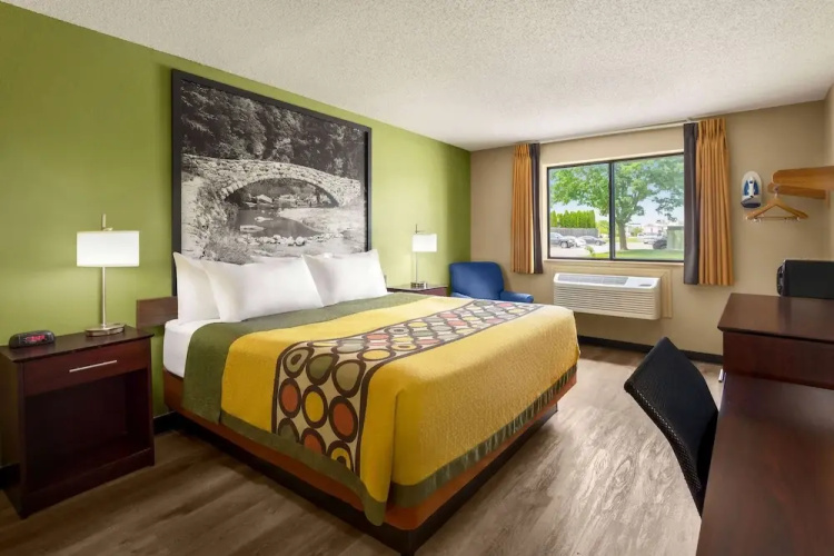 Super 8 Ankeny/Des Moines Area