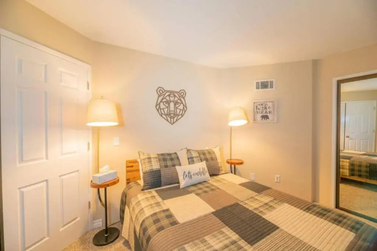Viking Bear Lair Lakefront Condo