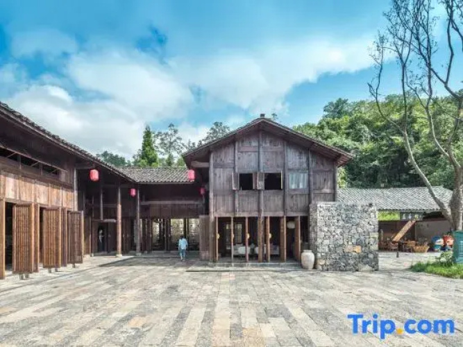 Guiyuan Hilly Hotel Resort