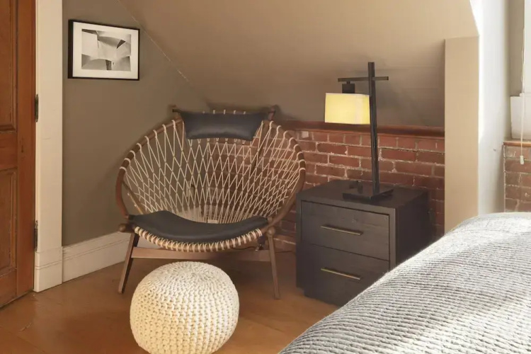 Ajax Loft 1 Bedroom Apts by RedAwning