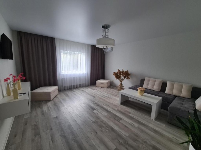 3 Bedrooms Apartment